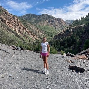 Meet your Posher, Ella